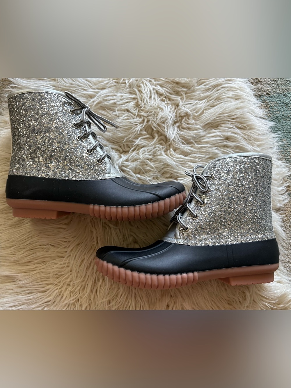 NWOT Simply Southern Glitter Duck Boots Women’s 7 Rain Snow Winter Silver Black